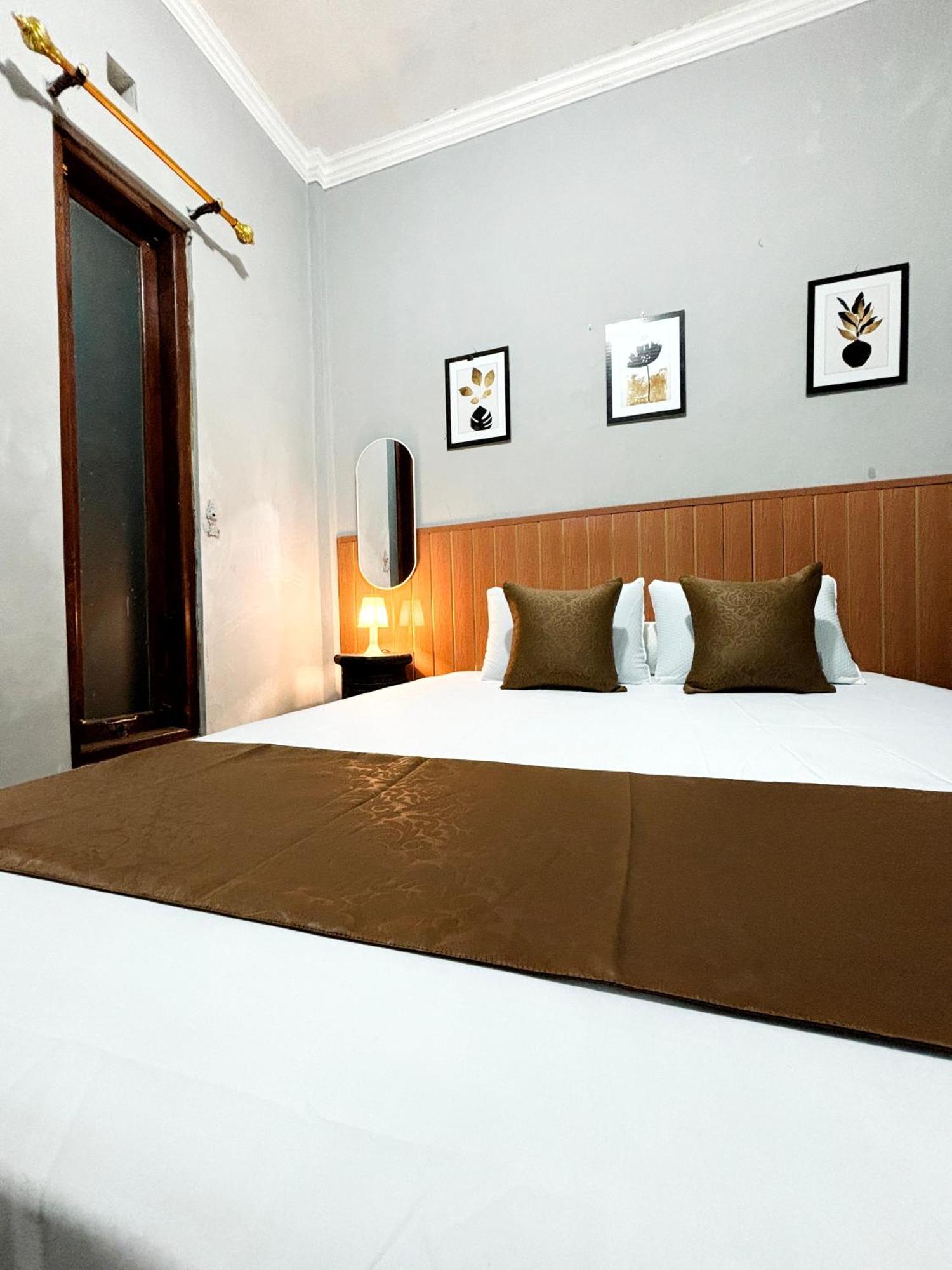 יוגיאקרטה Jogja Day Inn מראה חיצוני תמונה